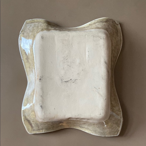 Elegant Ceramic Art Piece with Frog Dancer Motif - Picture 4 of 4